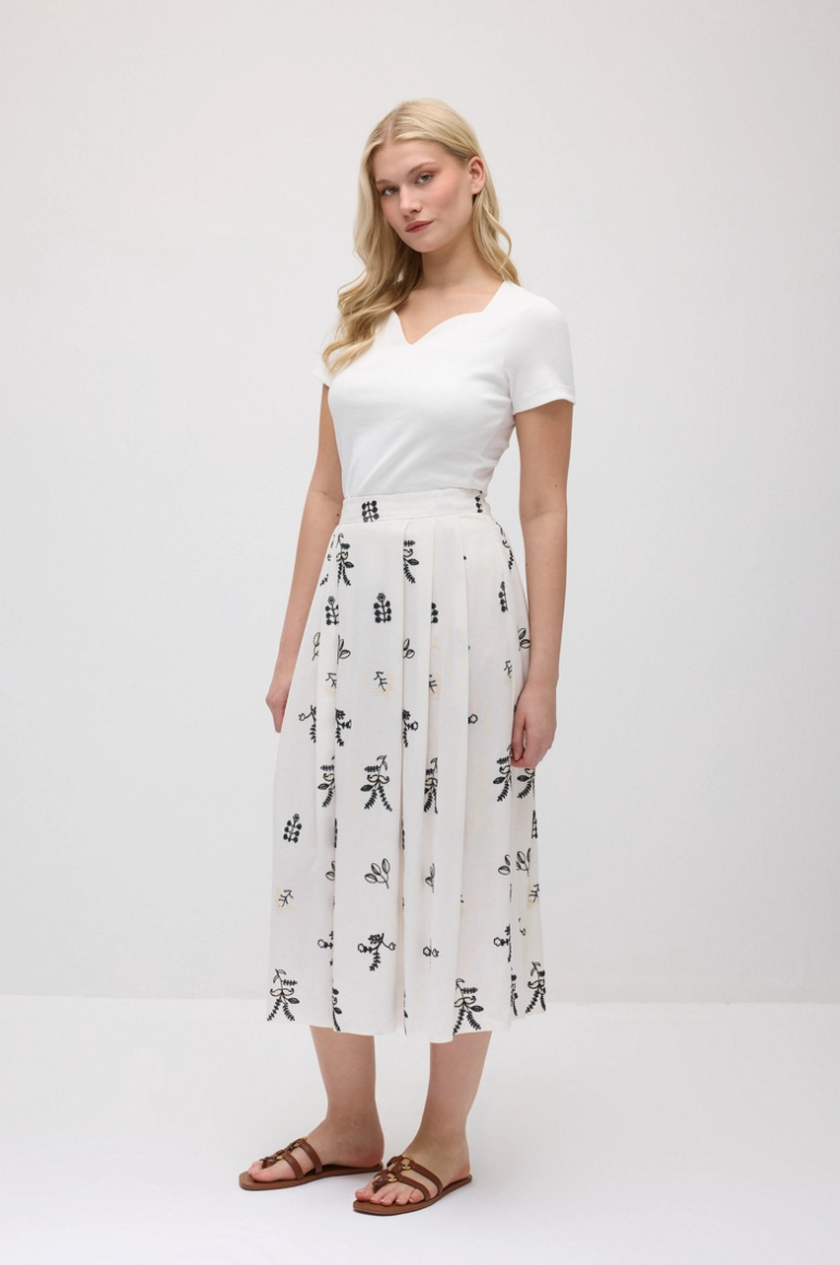 YANEE FOR GUSTO SS'26's cover