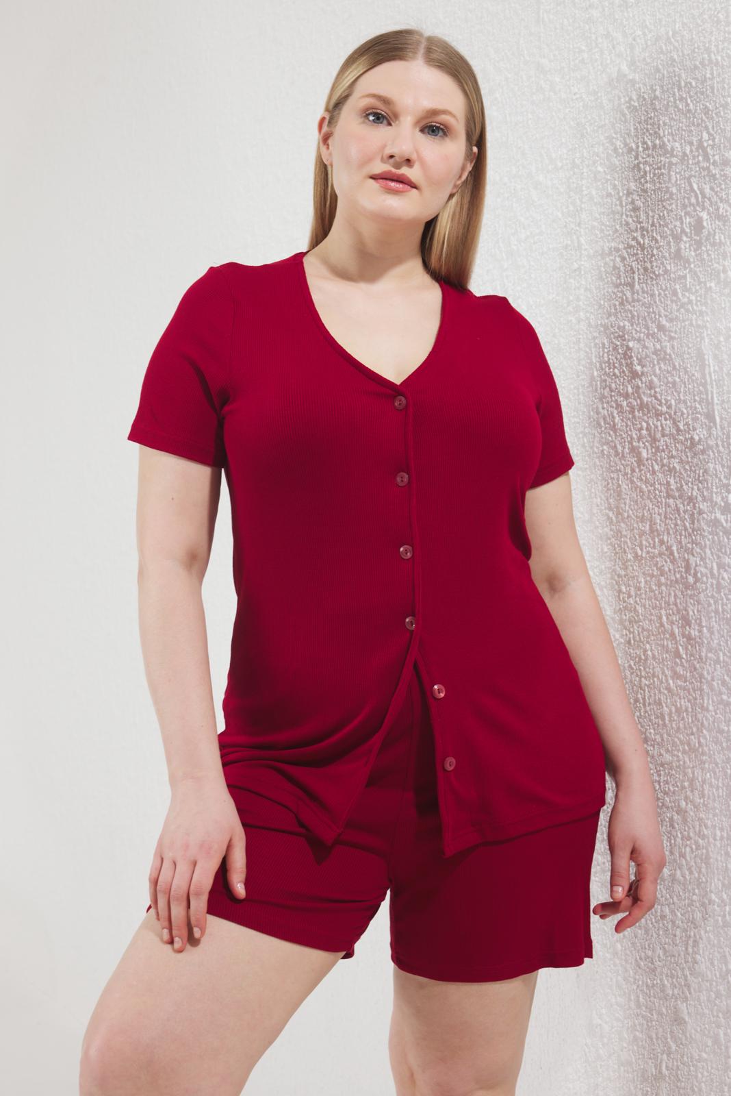 Aleksandra (Plus), represented by Respect Models · Portfolio