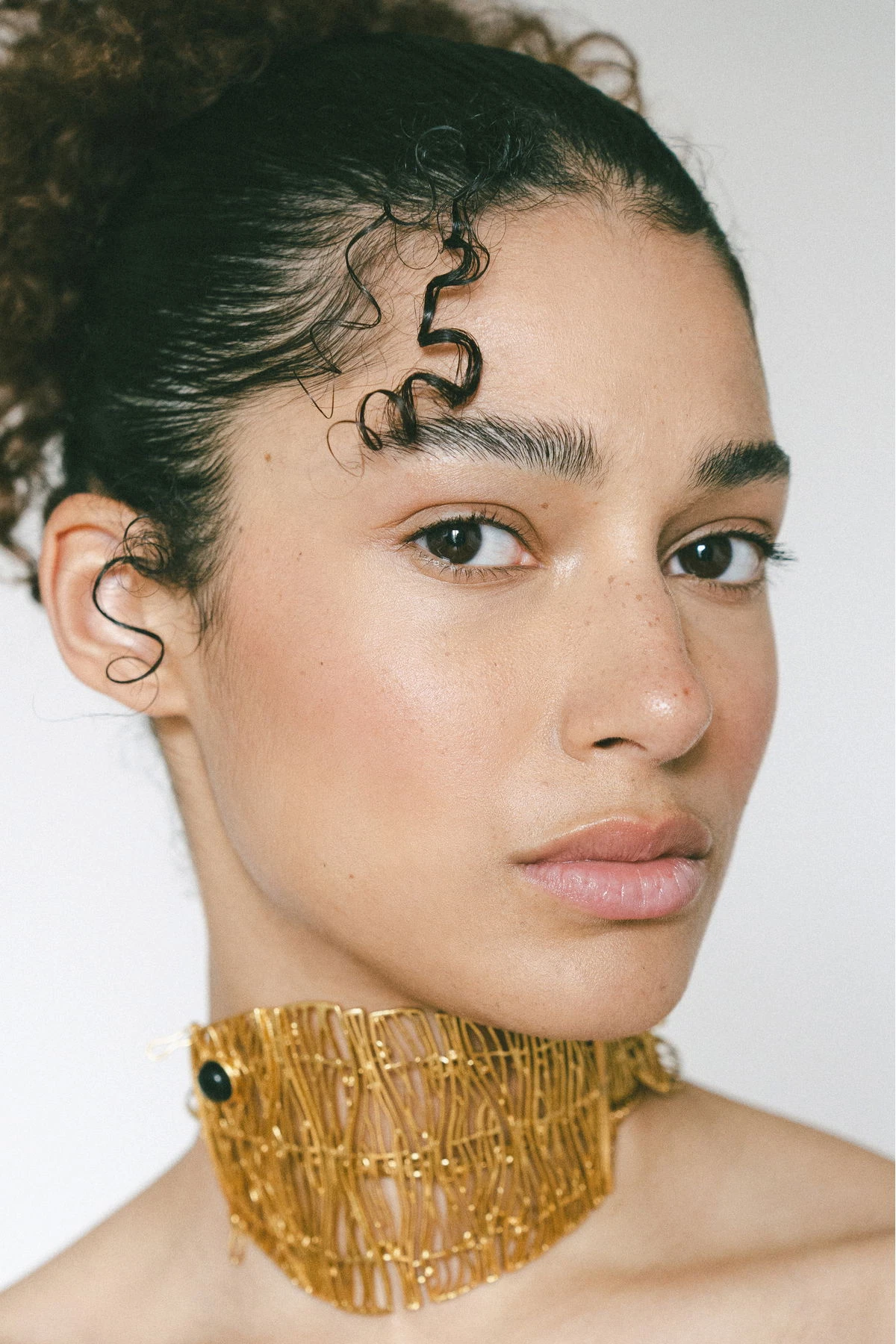 Iris Chapeau
