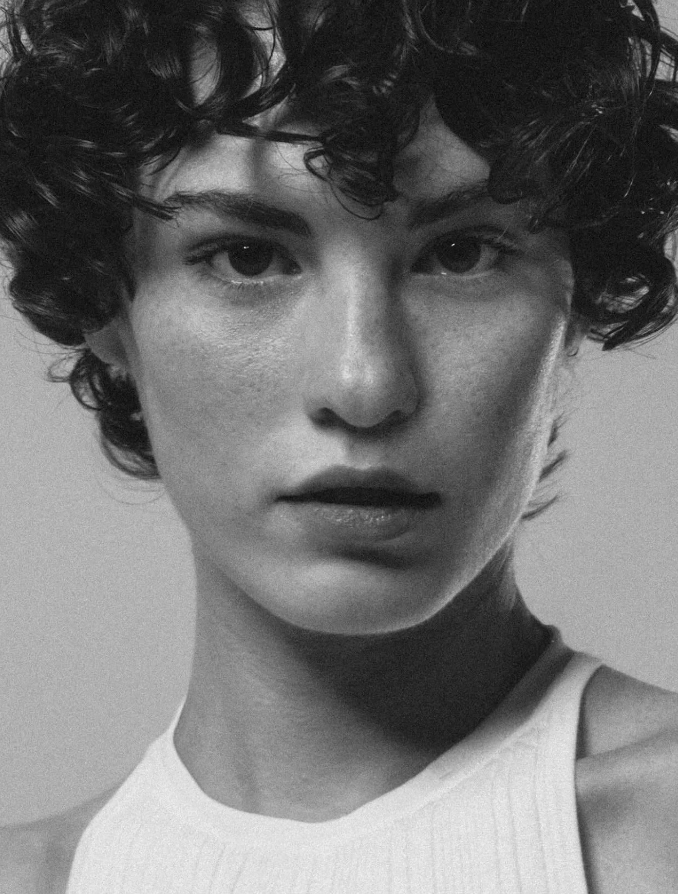 Nia Sisauri