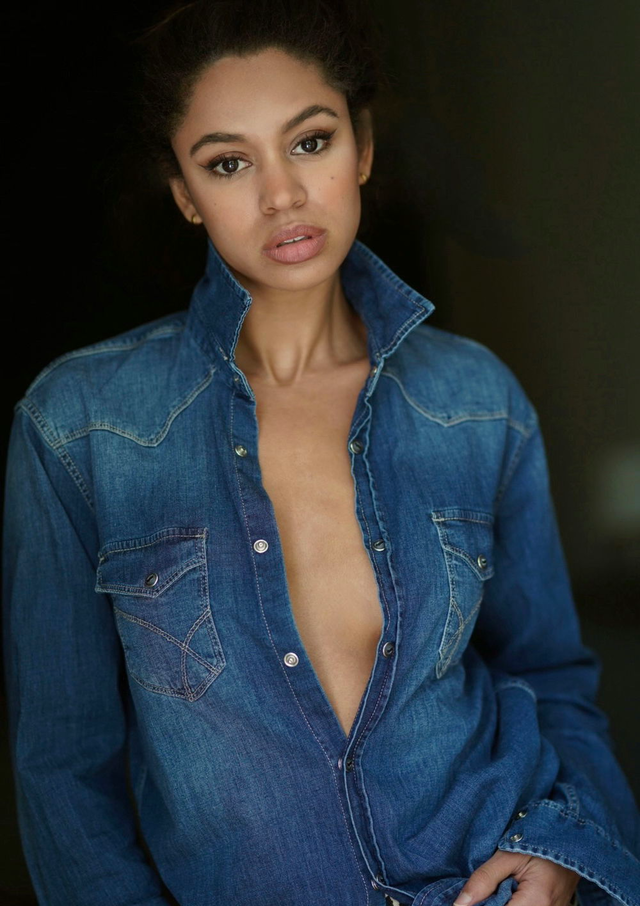 CHLOE ELYSE's profile picture